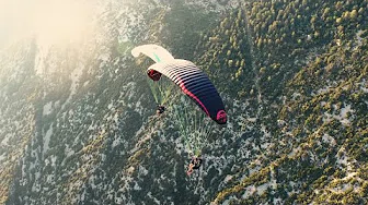 Extreme paragliding tricks in Organya's Paradise